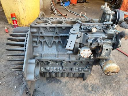 Kubota V1702B